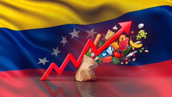 Inflación de Venezuela supera el 300% en los últimos 3 meses, según datos de Bloomberg